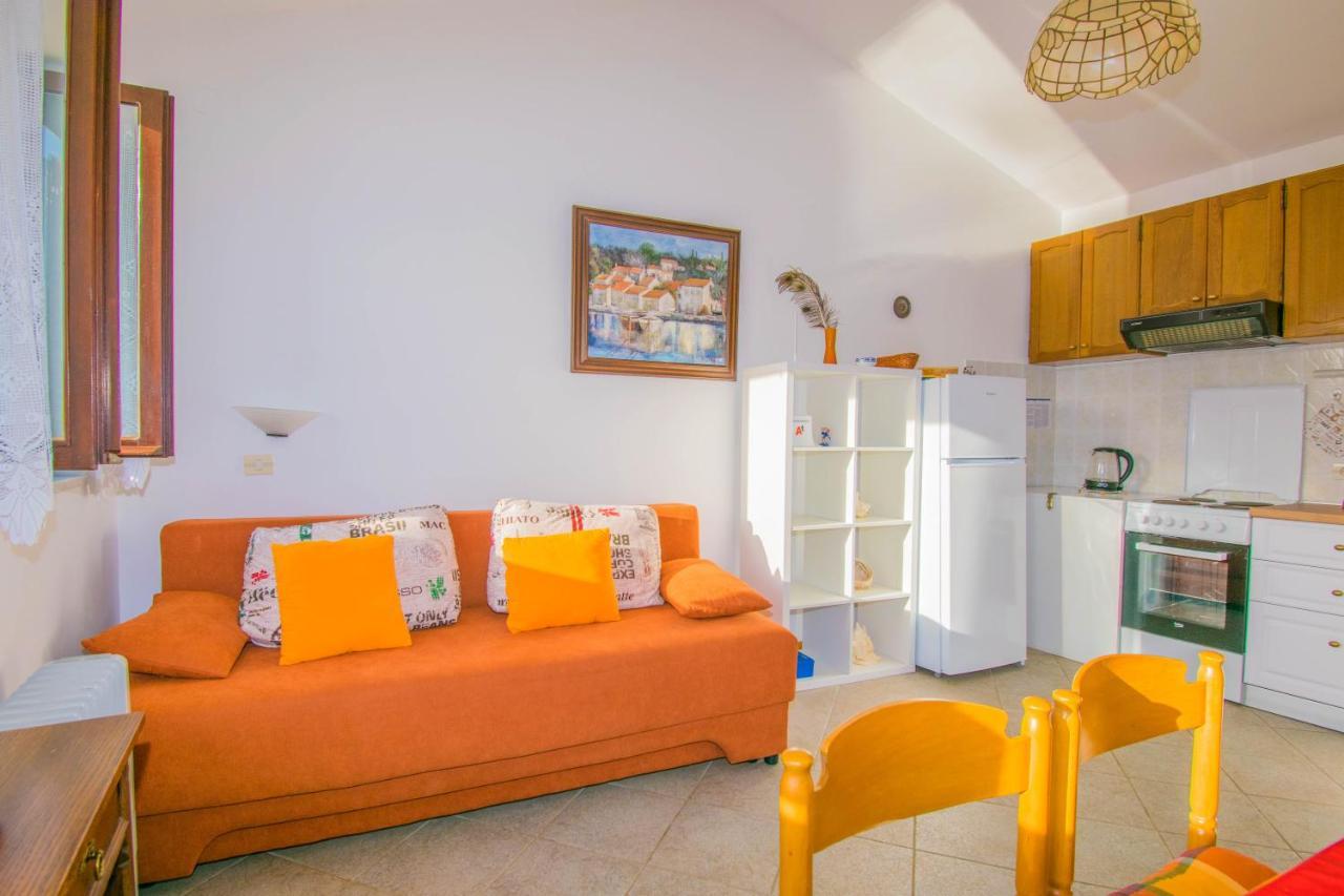 Holiday House Punta Blue & Orange 5M From The Sea, Island Cres Apartment Punta Kriza Bagian luar foto