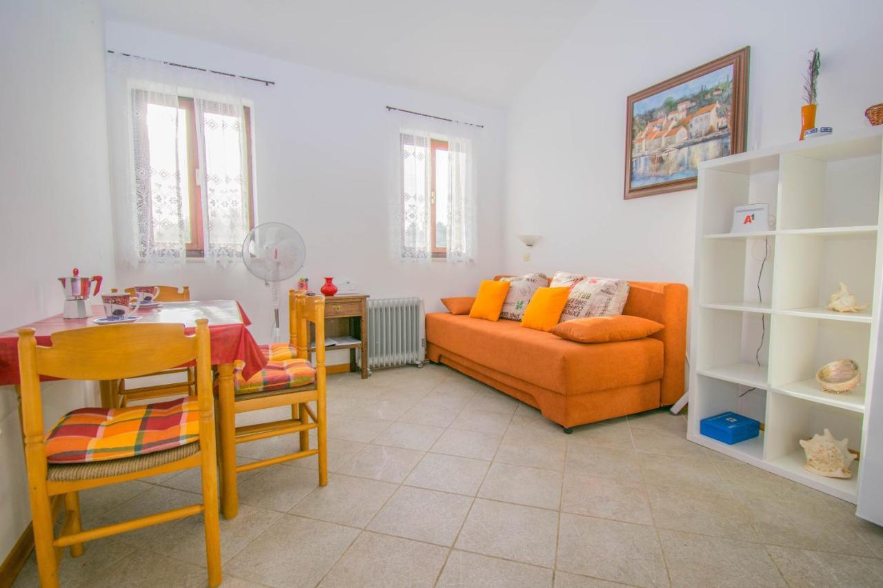 Holiday House Punta Blue & Orange 5M From The Sea, Island Cres Apartment Punta Kriza Bagian luar foto