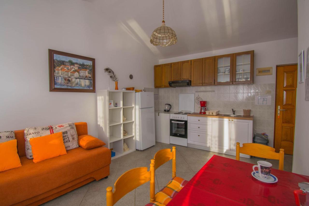 Holiday House Punta Blue & Orange 5M From The Sea, Island Cres Apartment Punta Kriza Bagian luar foto